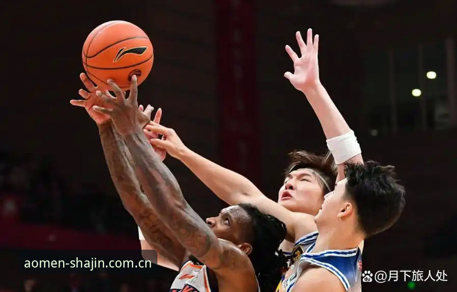 澳门沙金最新版本 G4决战前夜:上海男篮2-1领先北京,替补深度成晋级关键——澳门沙金官方最新动态